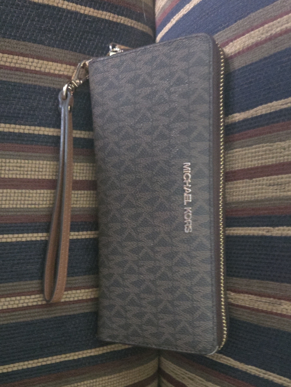 Michael Kors OutletJet Set Travel Large Logo Continental Wristlet